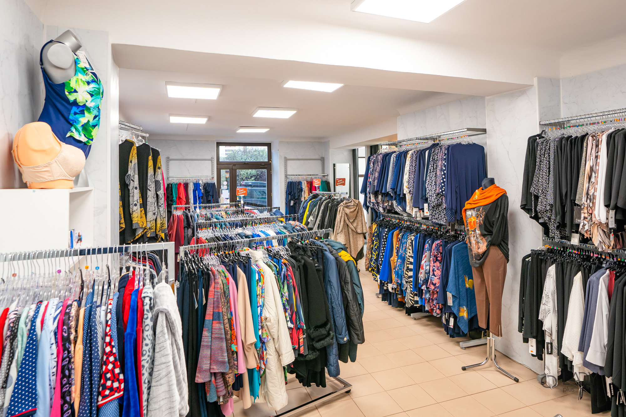 Boutique butik for dametøj i store størrelser, graviditetstøj