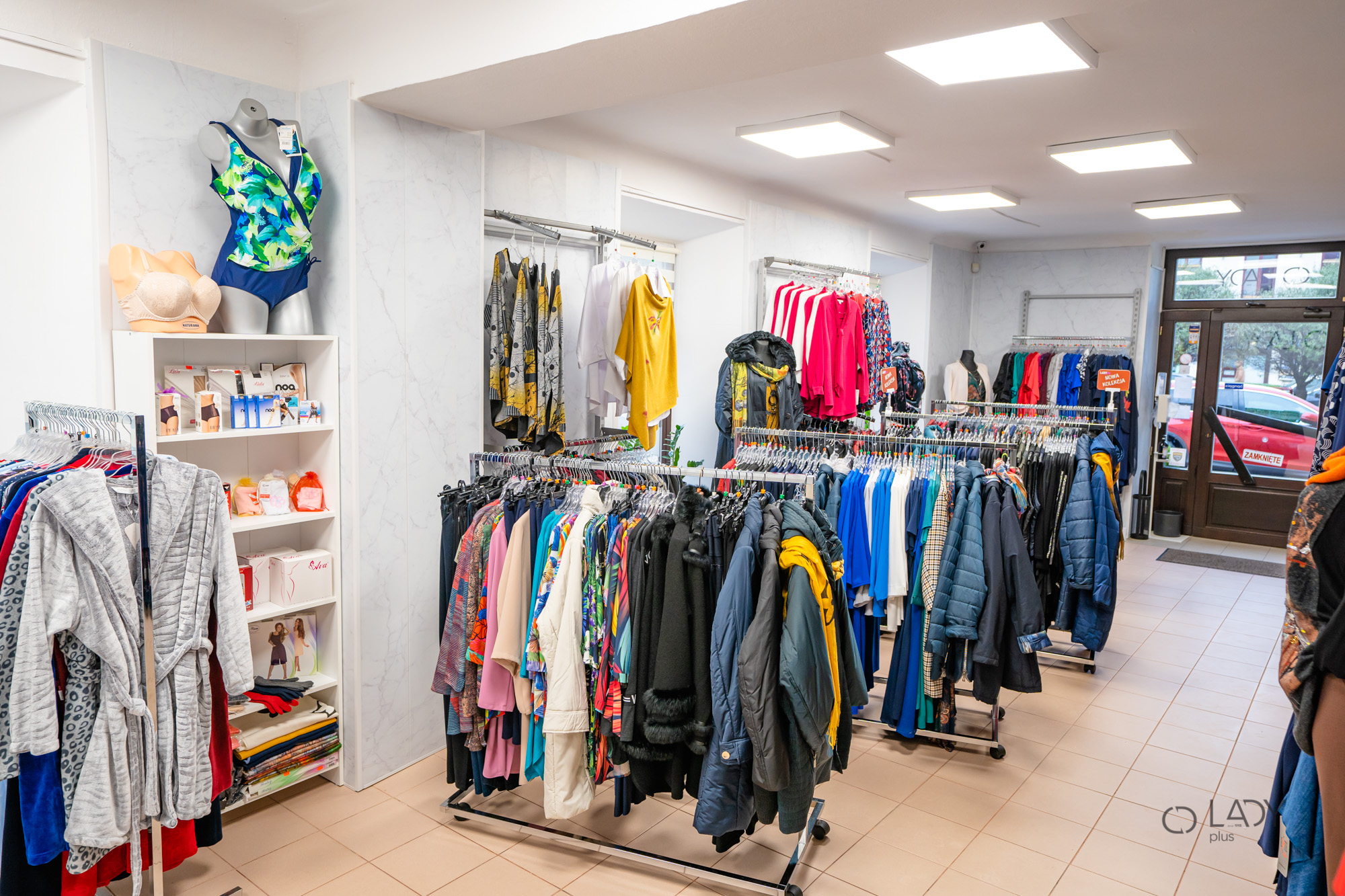Boutique butik for dametøj i store størrelser, graviditetstøj