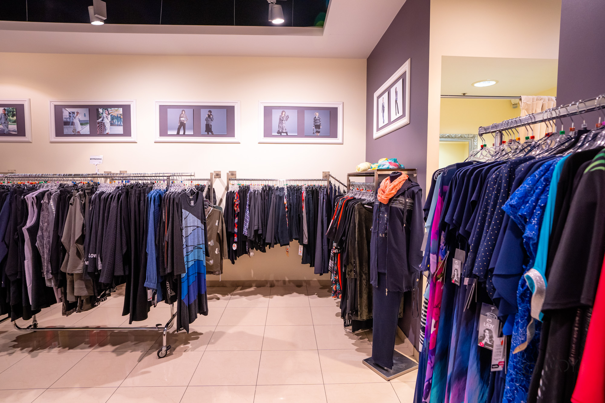 Boutique butik for dametøj i store størrelser, graviditetstøj