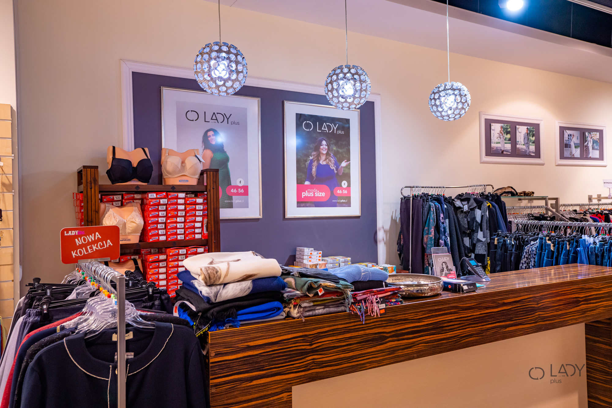 Boutique butik for dametøj i store størrelser, graviditetstøj