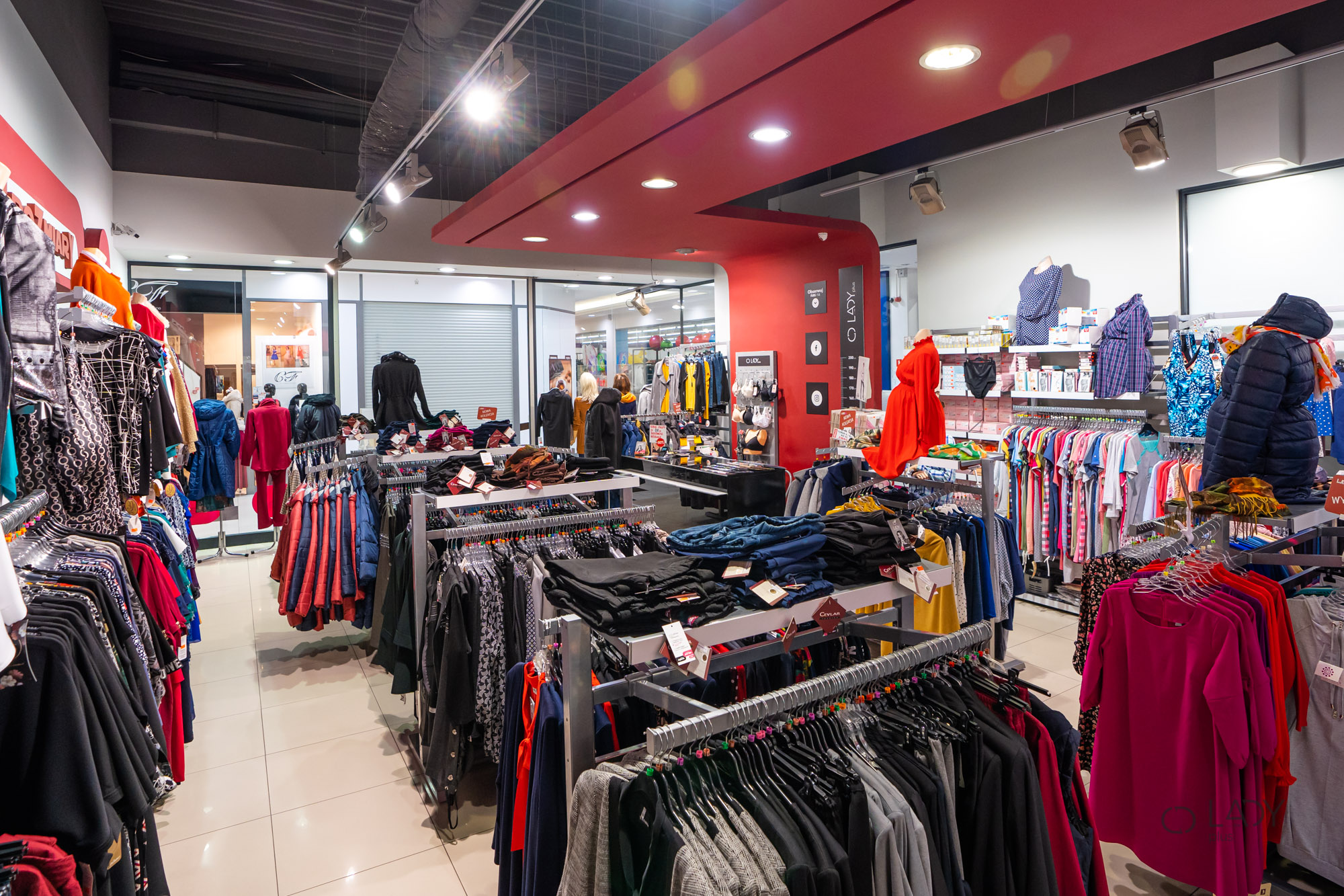 Boutique butik for dametøj i store størrelser, graviditetstøj
